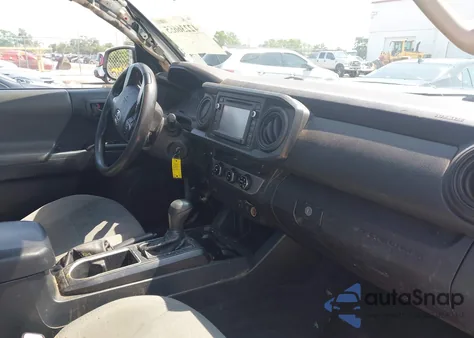 2017 Toyota Tacoma Access Cab z USA, uszkodzony, nr VIN 5TFRX5GN2HX075352